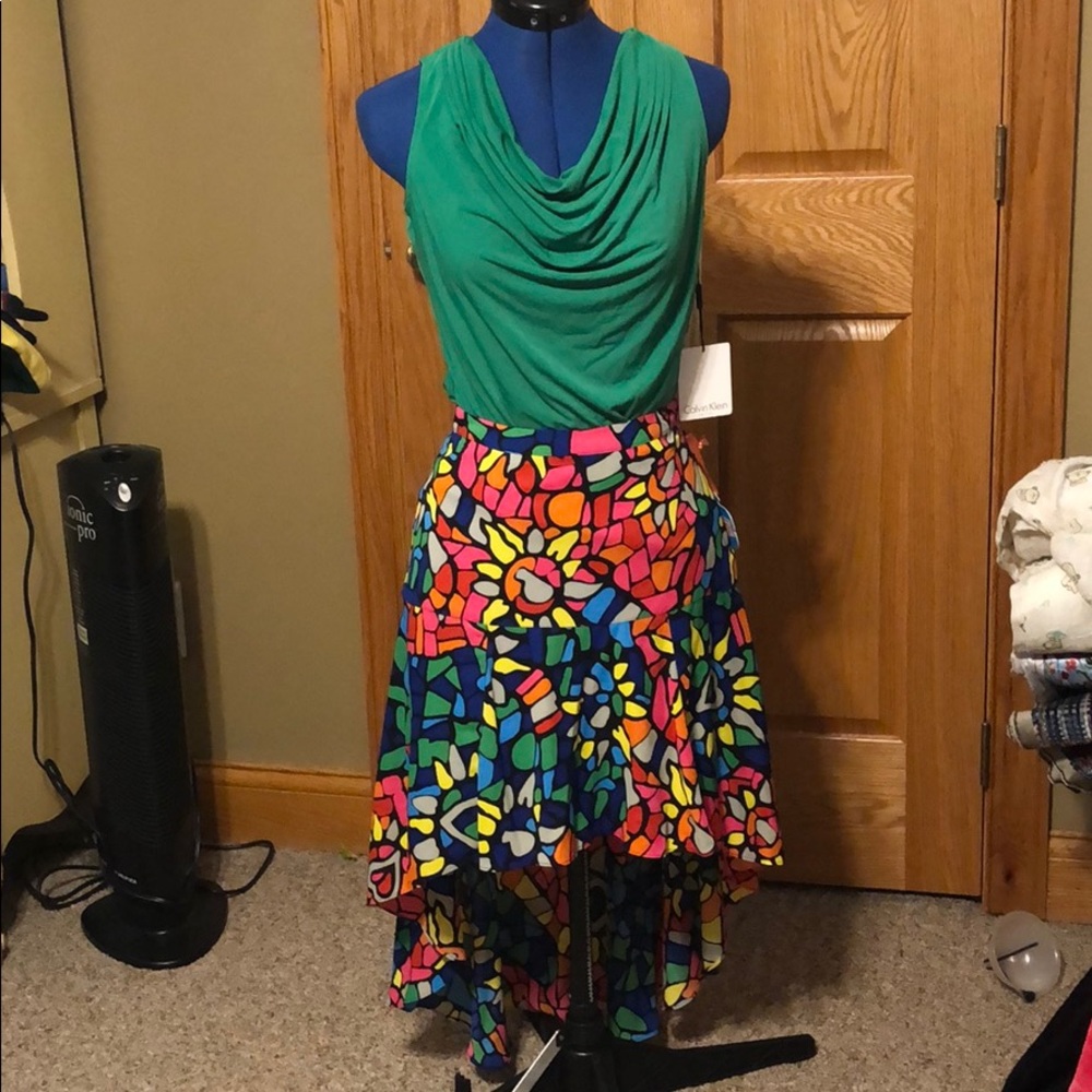 L’Amour Hi-Lo Skirt. Beautiful Colors. NWT.